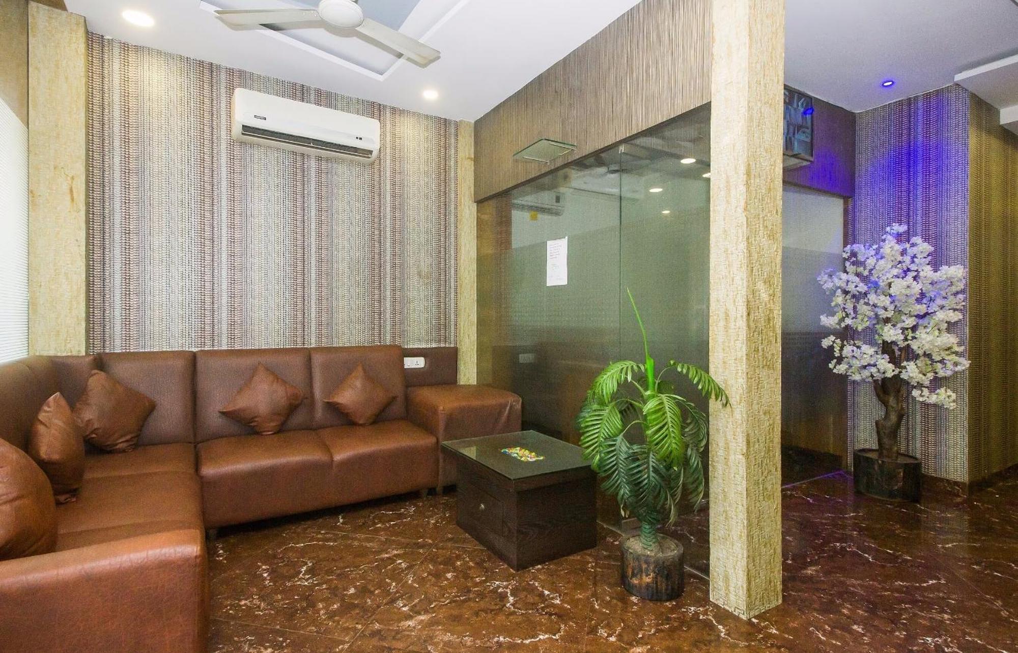 Capital O Hotel Pearl Near Us Embassy Bombay Exterior foto